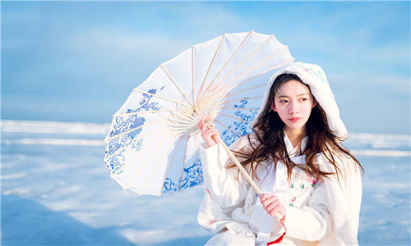 皇姑试管代怀生子多少钱一个？助孕之路的费用分析与方案选择